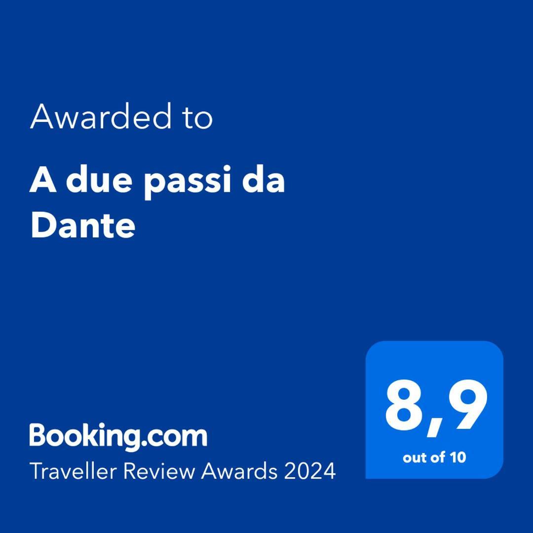 Bed and Breakfast A Due Passi Da Dante Neapol Zewnętrze zdjęcie
