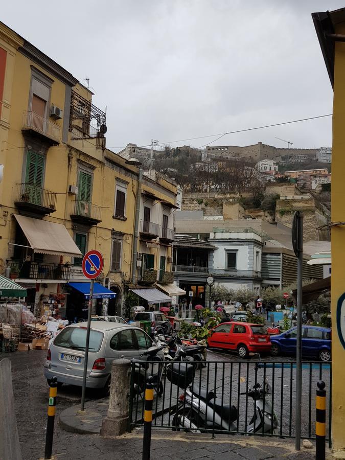 Bed and Breakfast A Due Passi Da Dante Neapol Zewnętrze zdjęcie